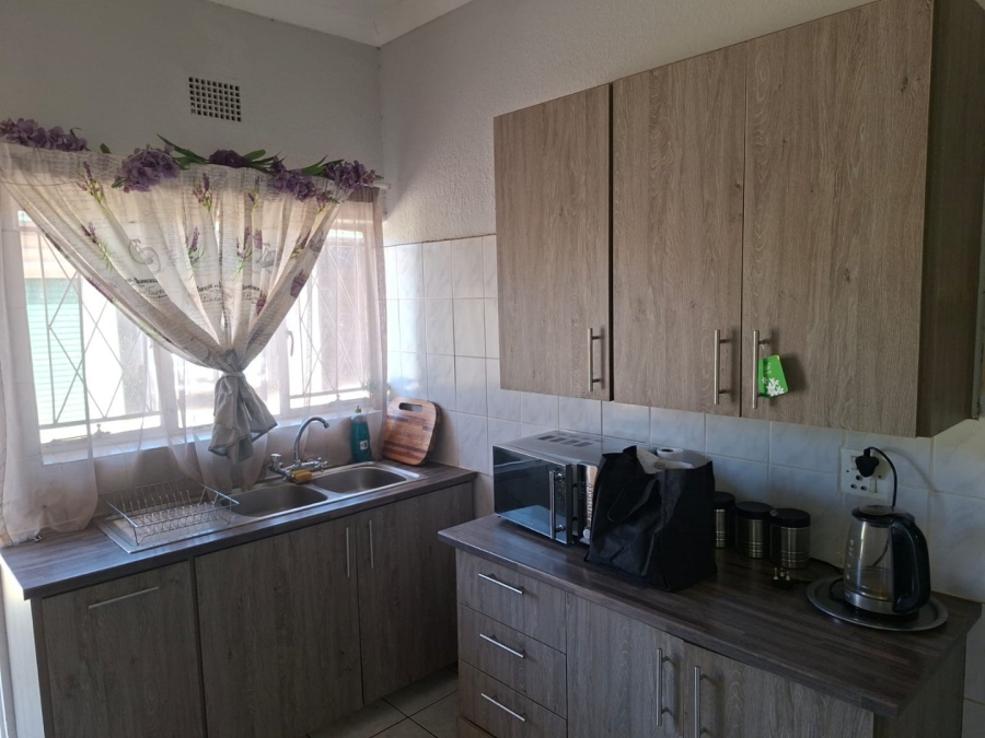 To Let 2 Bedroom Property for Rent in Meiringspark North West